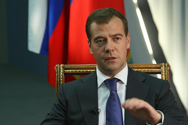 Medvedev: Moscou pourrait rompre ses relations diplomatiques avec Kiev